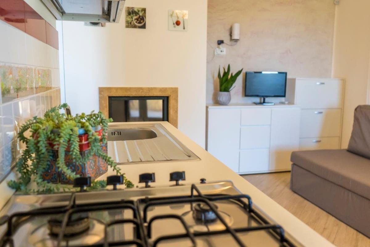 Appartamento Villa Nisapiro' Санникола Екстериор снимка