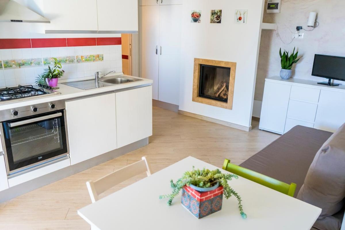 Appartamento Villa Nisapiro' Санникола Екстериор снимка